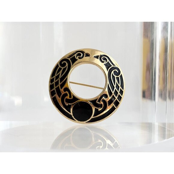 Cloissone Style Celtic Black Enamel XL Gold Toned 90's Vintage Lapel Brooch Pin - Picture 5 of 10
